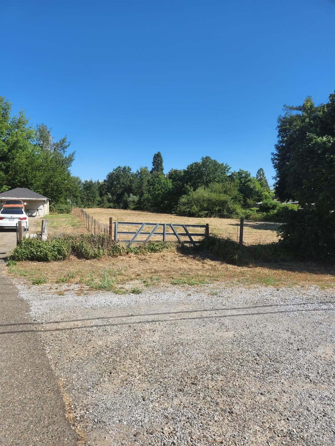 Detail Gallery Image 5 of 9 For 2730 South Bonnyview Rd, Redding,  CA 96001 - 2 Beds | 1 Baths