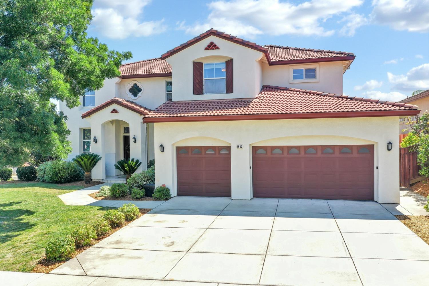 Detail Gallery Image 1 of 1 For 1962 Windy Peak Ct, Antioch,  CA 94531 - 5 Beds | 5 Baths