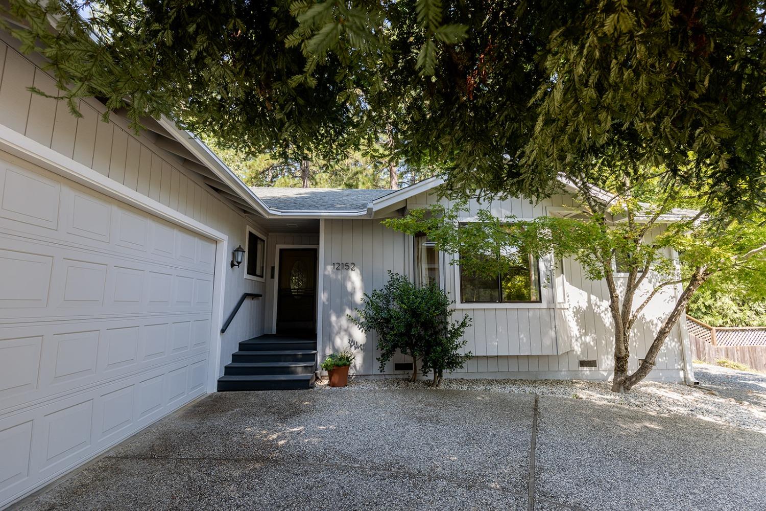 Detail Gallery Image 1 of 1 For 12152 Francis Dr, Grass Valley,  CA 95949 - 3 Beds | 2 Baths