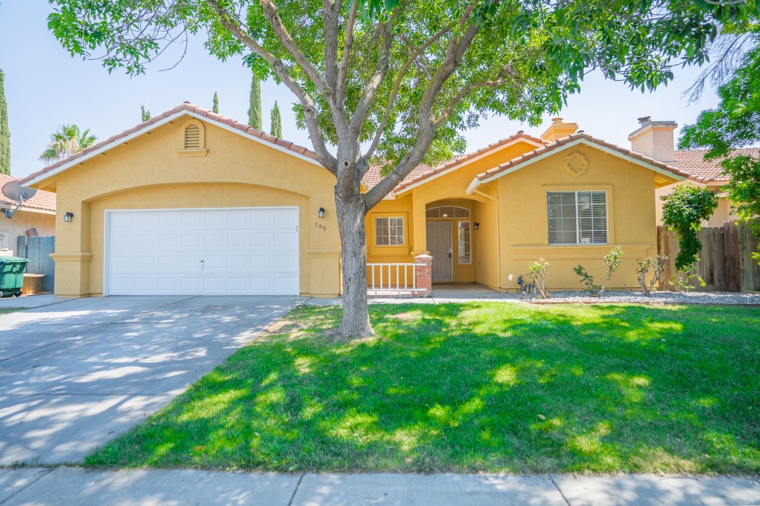 Detail Gallery Image 1 of 1 For 785 Friguglietti Ave, Los Banos,  CA 93635 - 3 Beds | 2 Baths