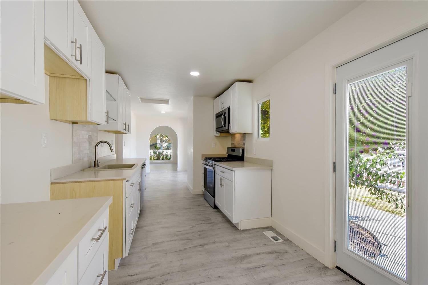 Detail Gallery Image 19 of 45 For 918 Vermont St, San Jose,  CA 95126 - 2 Beds | 2 Baths