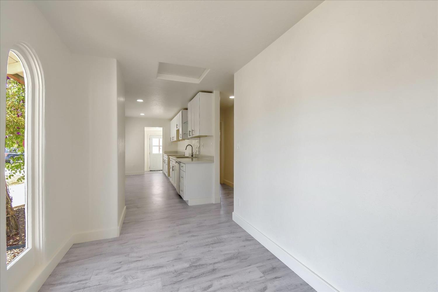 Detail Gallery Image 13 of 45 For 918 Vermont St, San Jose,  CA 95126 - 2 Beds | 2 Baths