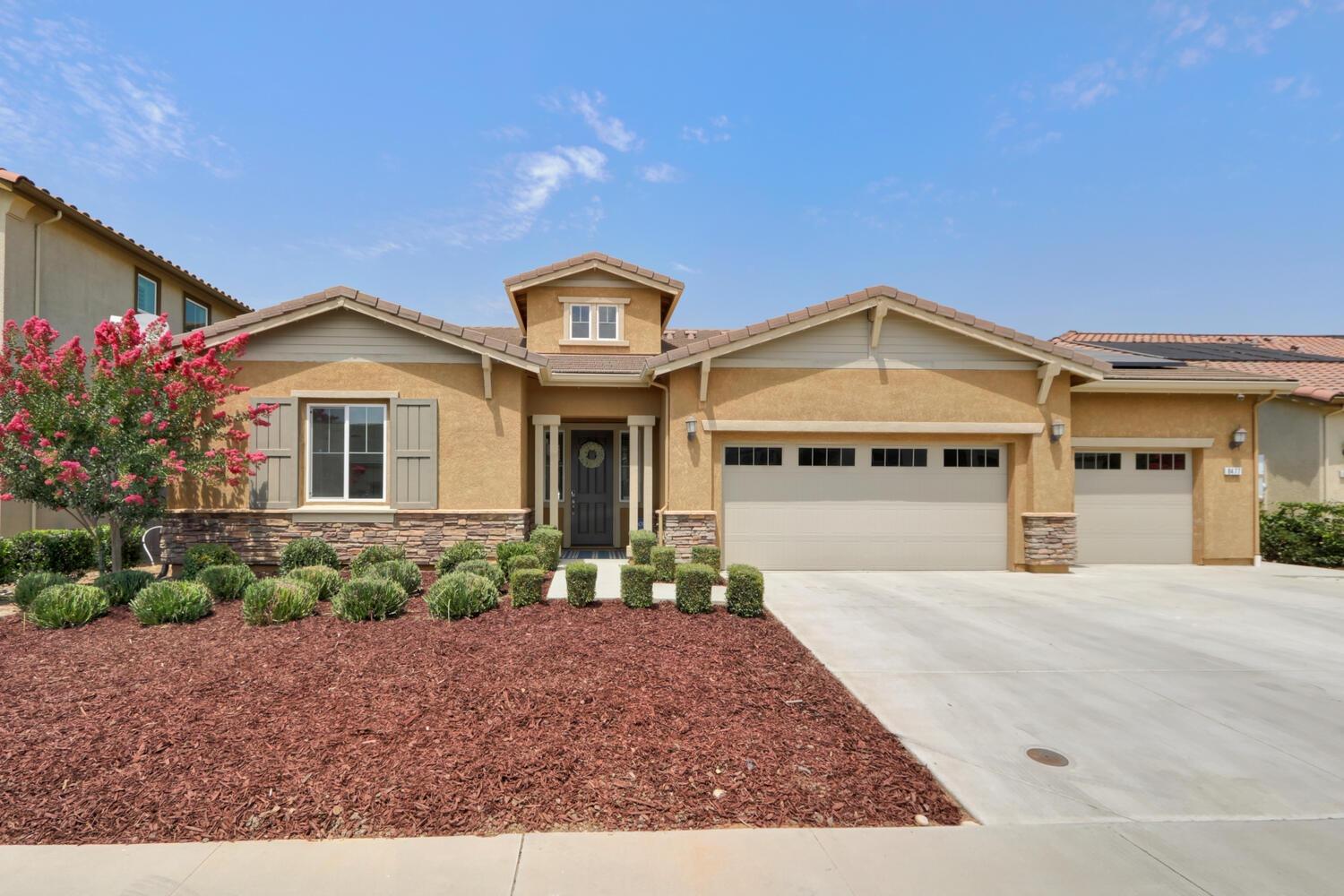 Detail Gallery Image 1 of 1 For 8477 Bolcetto Cir, Elk Grove,  CA 95757 - 4 Beds | 3/1 Baths