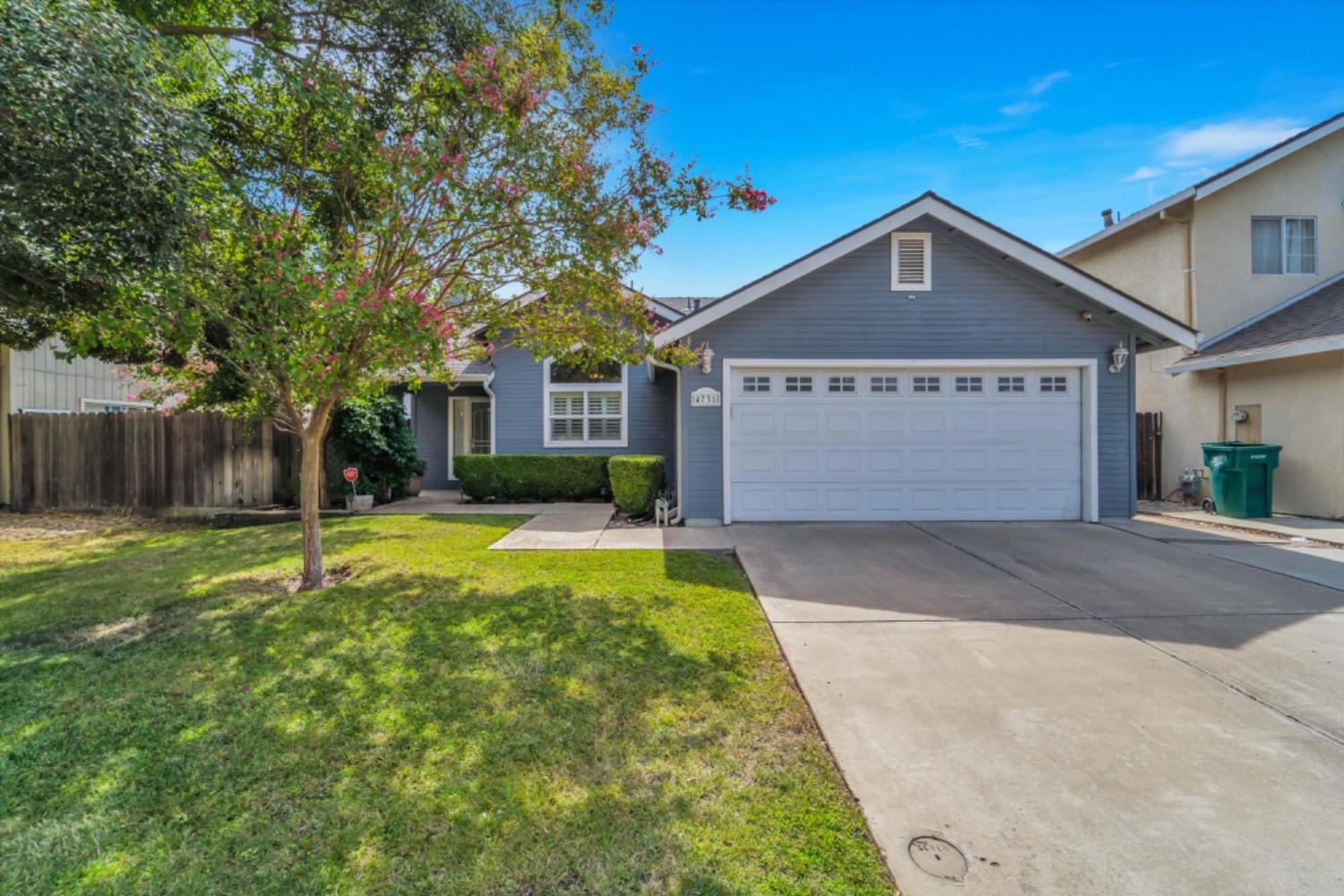 Detail Gallery Image 1 of 1 For 4731 Nadine Ln, Stockton,  CA 95210 - 3 Beds | 2 Baths