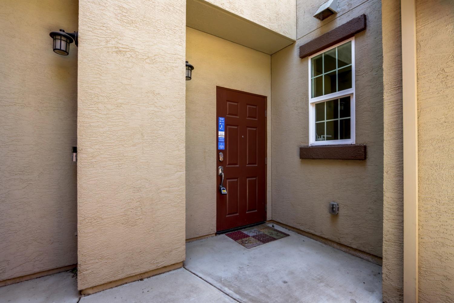 Detail Gallery Image 1 of 1 For 232 W Lucita Way, Tracy,  CA 95391 - 3 Beds | 2/1 Baths