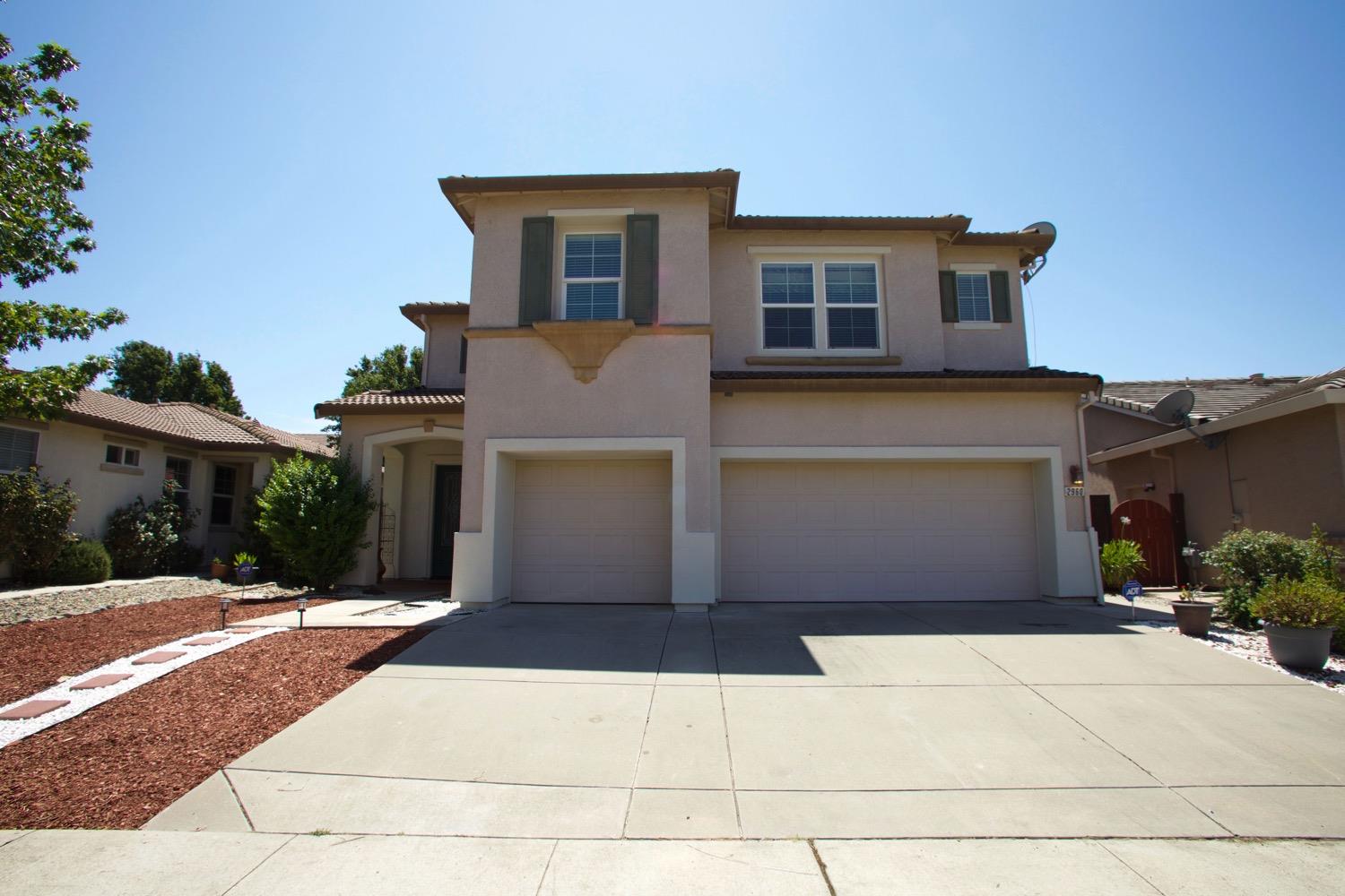 Detail Gallery Image 1 of 1 For 2960 Holdrege Way, Sacramento,  CA 95835 - 5 Beds | 3 Baths