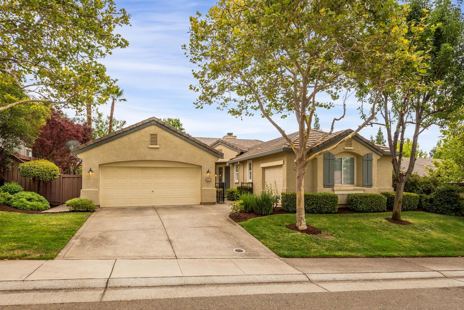 Detail Gallery Image 1 of 1 For 1917 Tyndrum Ln, Folsom,  CA 95630 - 4 Beds | 2/1 Baths