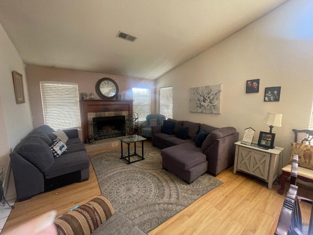 Detail Gallery Image 13 of 26 For 527 Datewood Ct, Los Banos,  CA 93635 - 4 Beds | 3 Baths