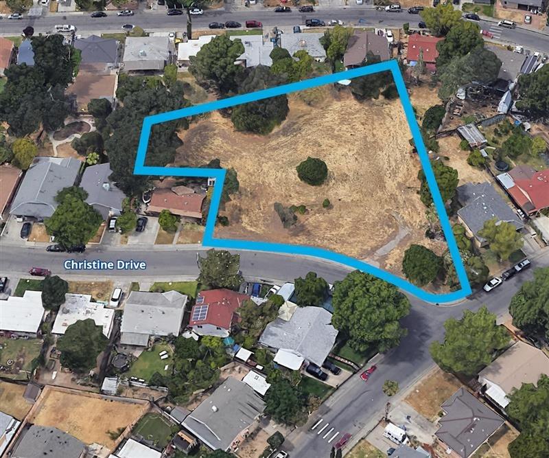Photo of 299 Christine Dr in Sacramento, CA