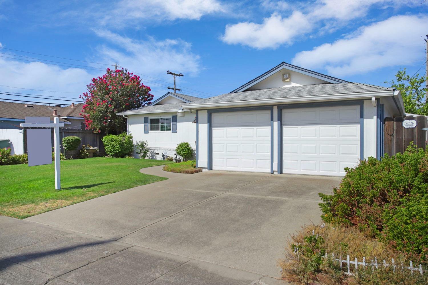 Detail Gallery Image 6 of 32 For 309 Roosevelt Ave, Manteca,  CA 95336 - 3 Beds | 2 Baths