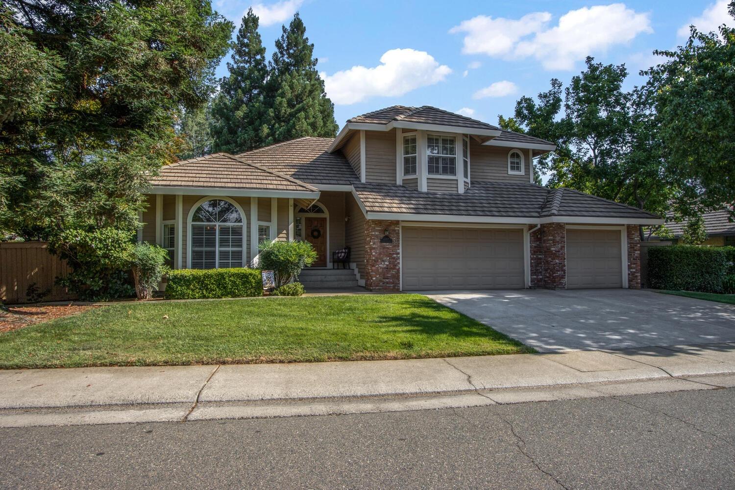 Choice Gold River location Eye catching curb appeal in this sought after 4BD (1 remote bedroom down)