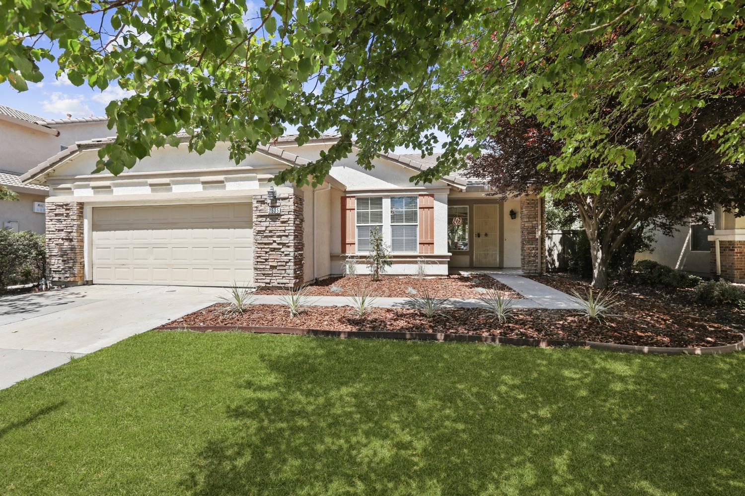 Wow- wow - wow! Fully updated single story in one of best neighborhoods of N Natomas at an amazing p
