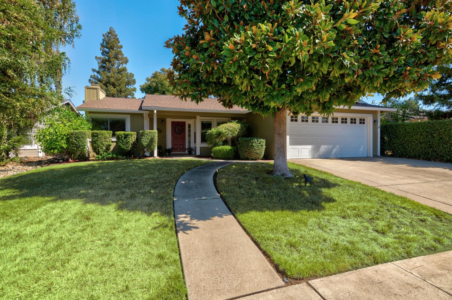 688 Lilly Cross Drive, Roseville, CA 95678