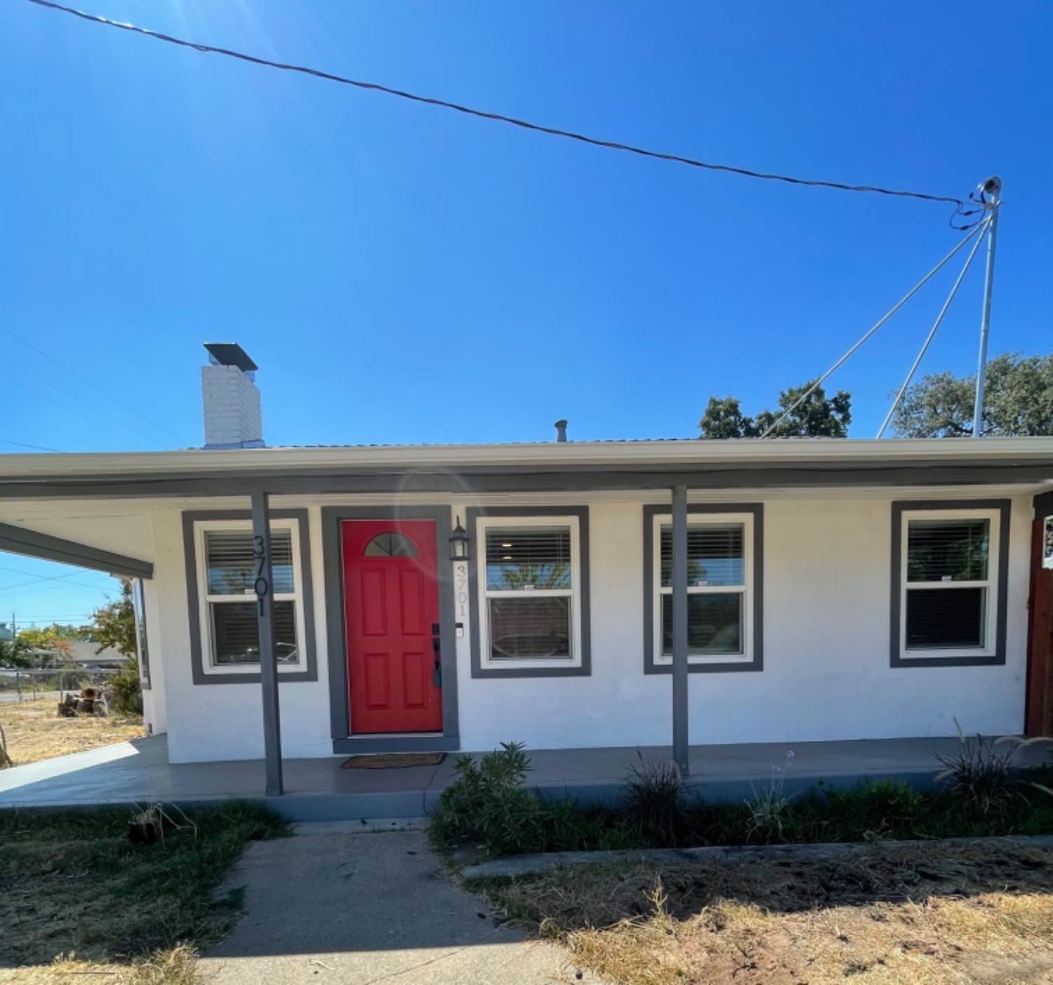 Adorable 2 bed/ 1 ba corner lot home. Completely remodeled with plenty of parking space. Possible RV
