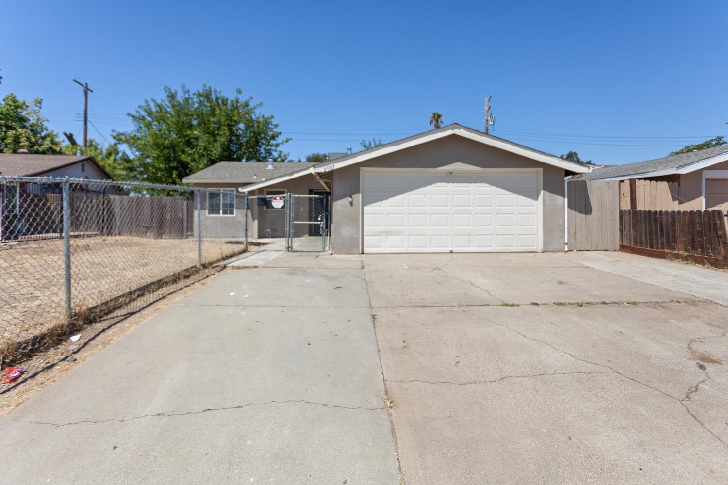 Detail Gallery Image 1 of 1 For 2987 Ponderosa Ln, Sacramento,  CA 95815 - 4 Beds | 2 Baths