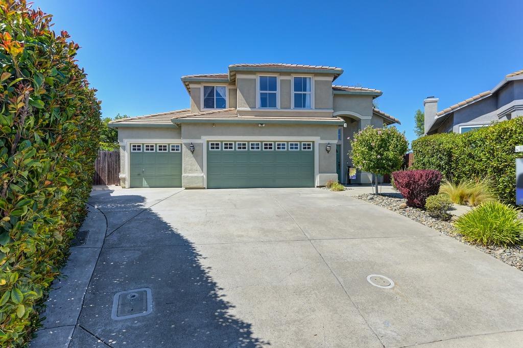 Detail Gallery Image 1 of 1 For 7843 Kanan Ct, Citrus Heights,  CA 95621 - 5 Beds | 3/1 Baths