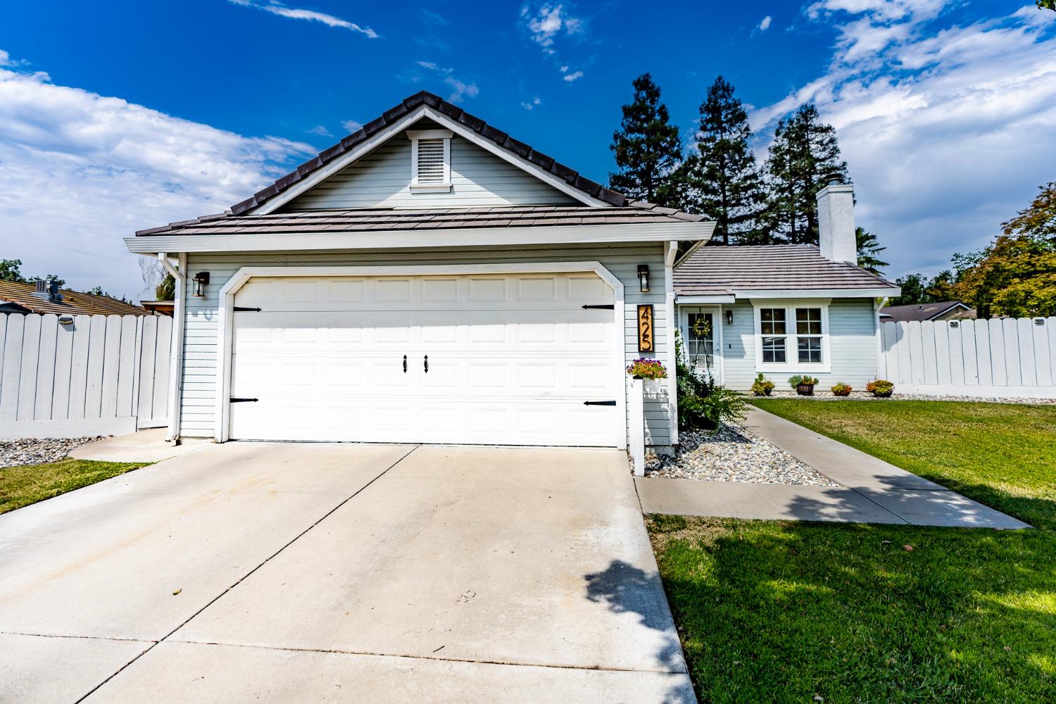 Detail Gallery Image 1 of 1 For 425 Sunbury Ct, Modesto,  CA 95357 - 3 Beds | 2 Baths