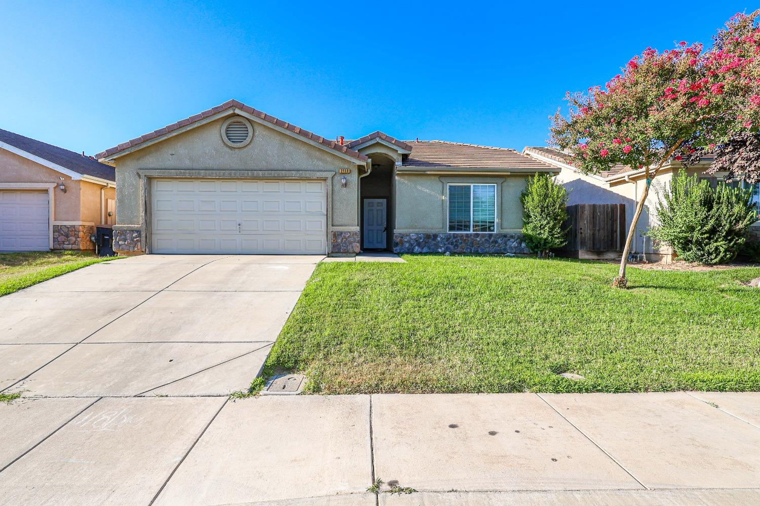 Detail Gallery Image 1 of 1 For 2130 W Solis St, Merced,  CA 95348 - 3 Beds | 2 Baths