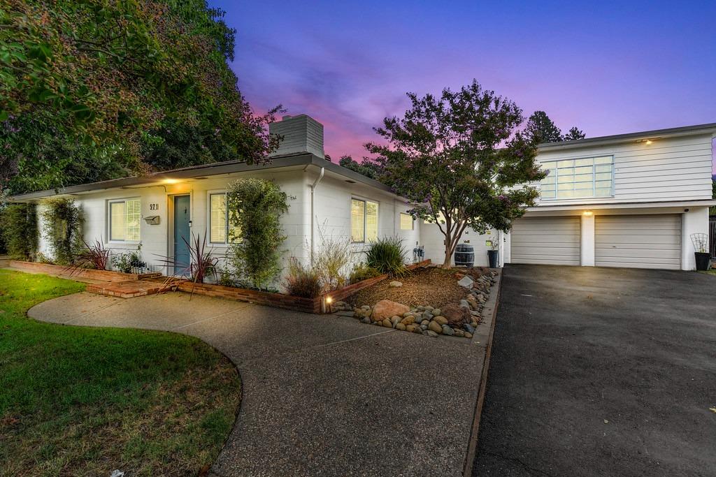 Photo of 971 Casilada Wy in Sacramento, CA