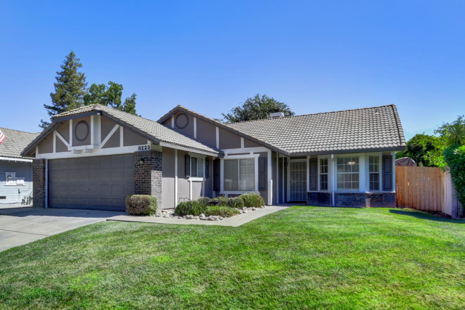 Detail Gallery Image 1 of 1 For 8223 Montreux Way, Sacramento,  CA 95828 - 3 Beds | 2 Baths