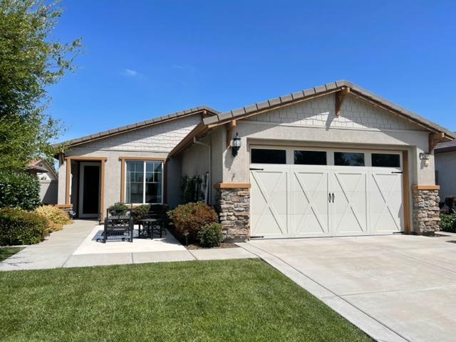 Detail Gallery Image 1 of 19 For 2341 Pepper Tree Ln, Manteca,  CA 95336 - 2 Beds | 2 Baths