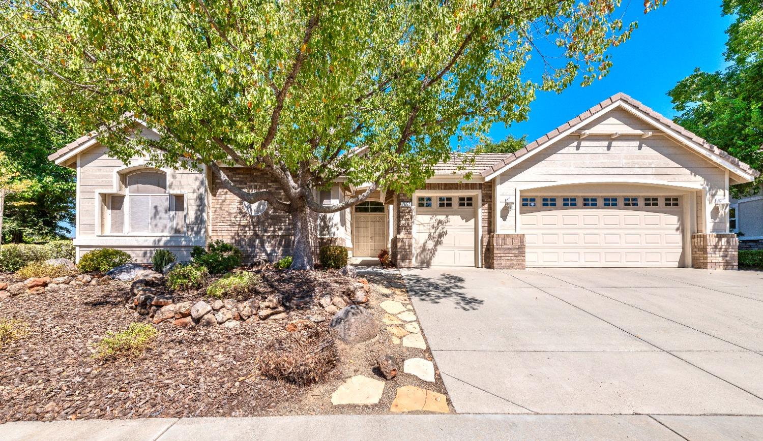 Detail Gallery Image 1 of 1 For 7657 Rosestone Ln, Roseville,  CA 95747 - 3 Beds | 2/1 Baths