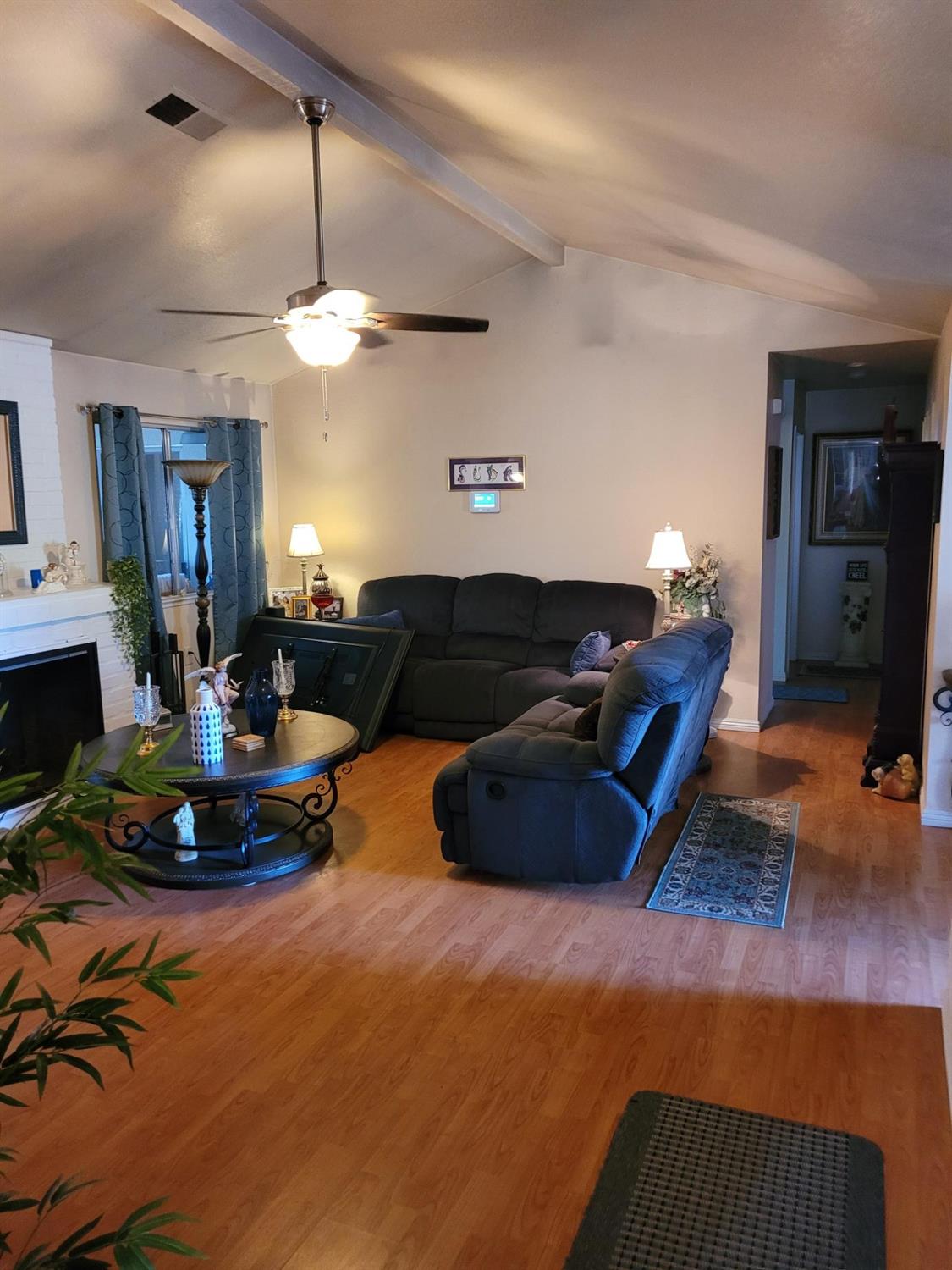 Detail Gallery Image 4 of 24 For 1406 Quail St, Los Banos,  CA 93635 - 3 Beds | 2 Baths