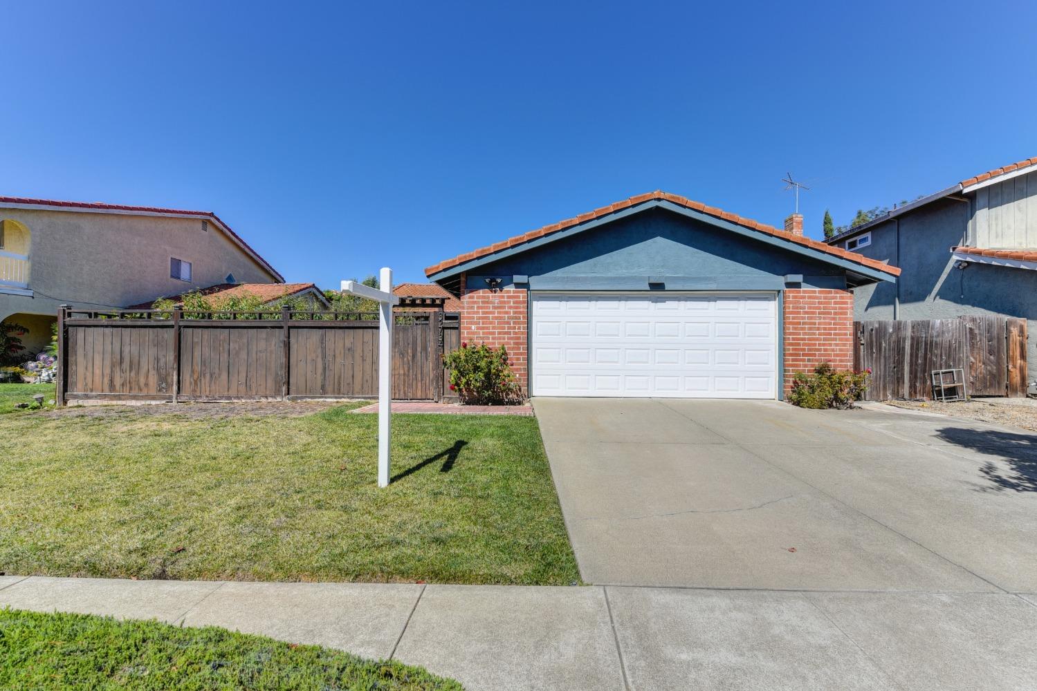 Detail Gallery Image 1 of 1 For 32734 Mono Lake Ln, Fremont,  CA 94555 - 3 Beds | 2 Baths