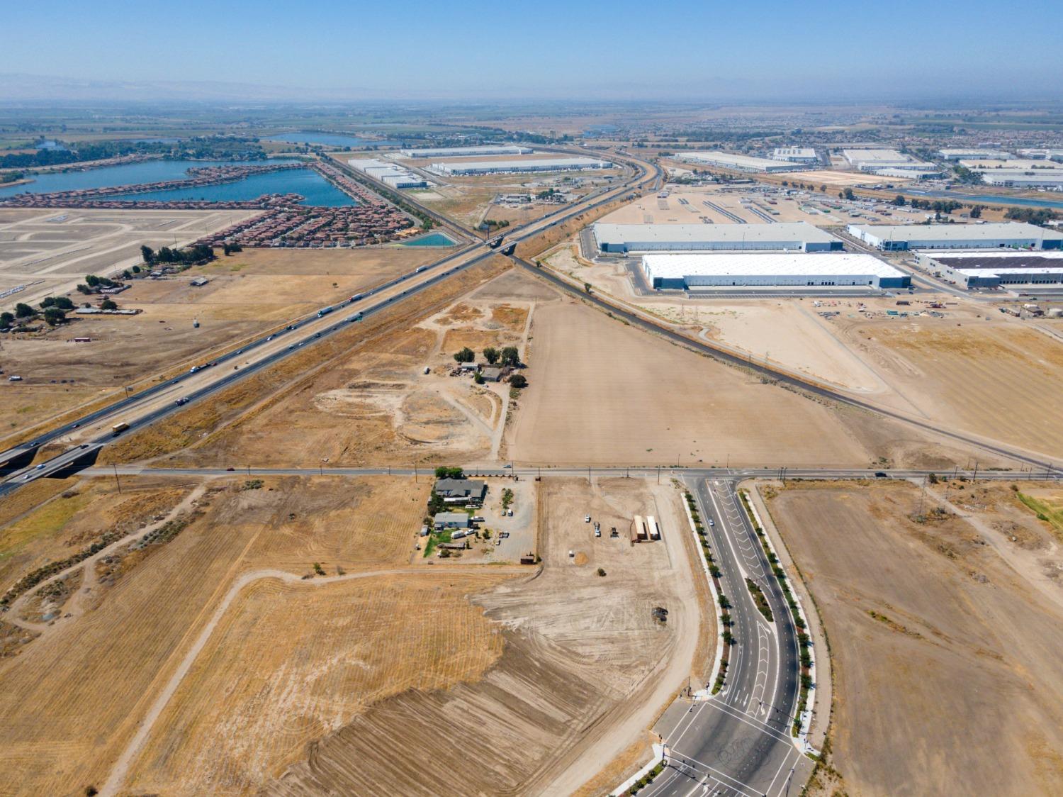 Mckinley Avenue, Manteca, California image 12