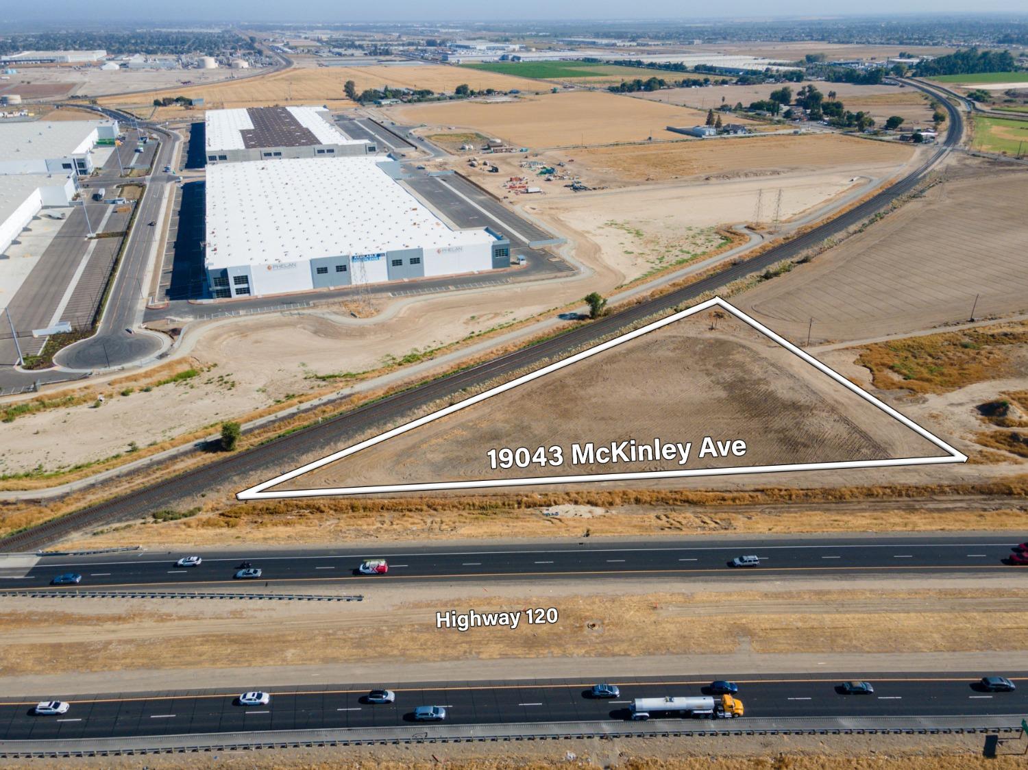 Mckinley Avenue, Manteca, California image 17