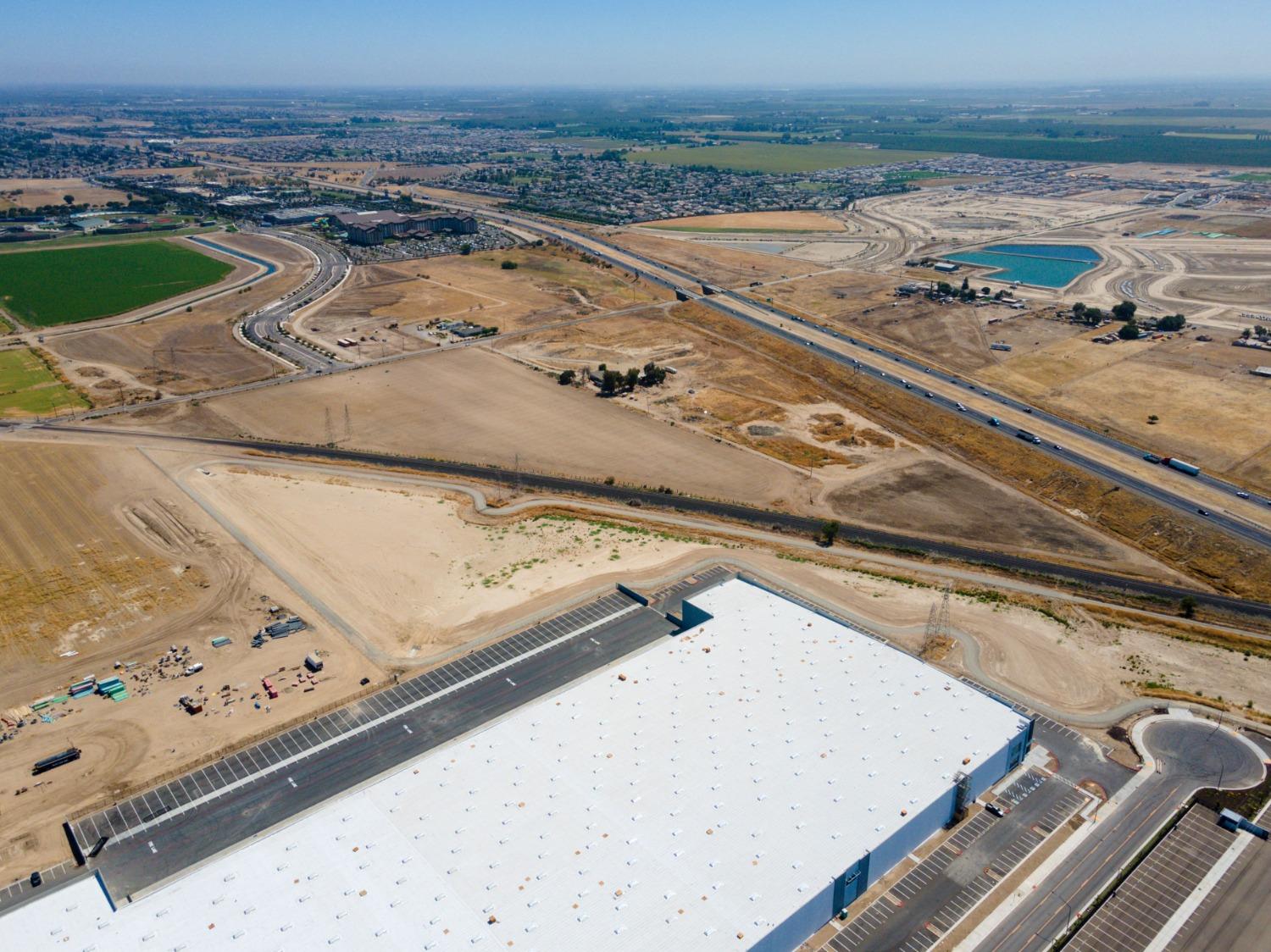 Mckinley Avenue, Manteca, California image 7