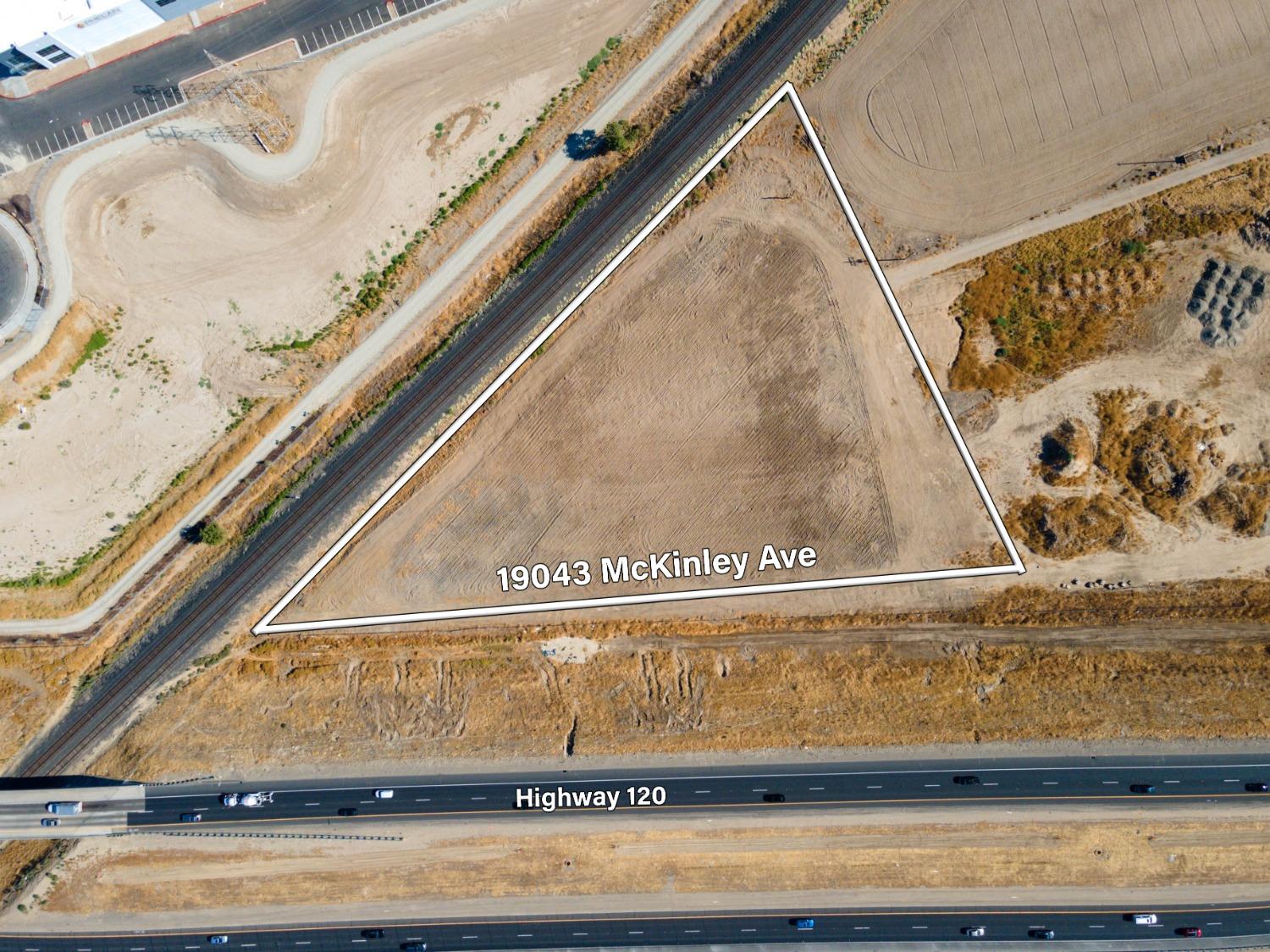 Mckinley Avenue, Manteca, California image 16