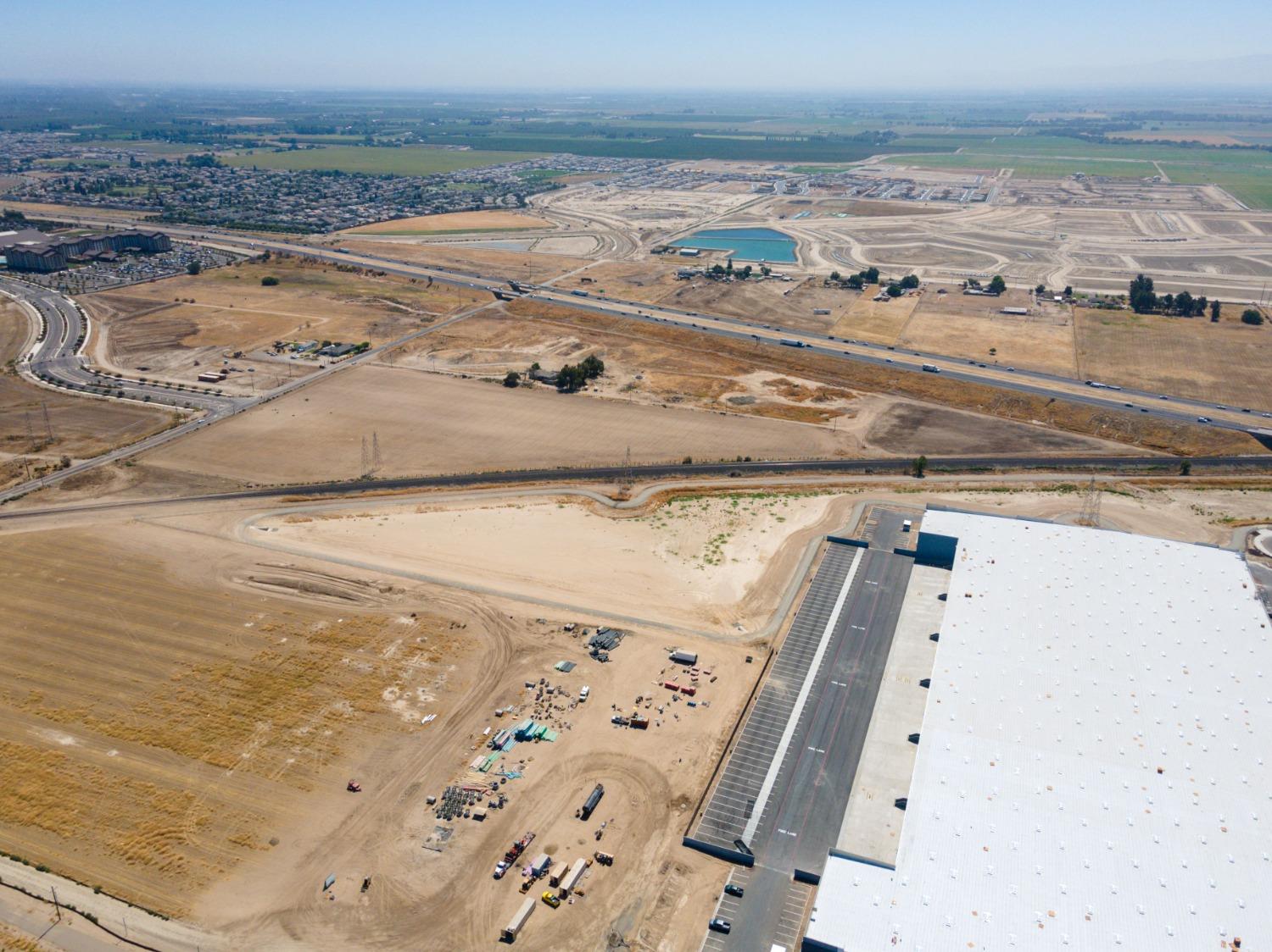 Mckinley Avenue, Manteca, California image 8