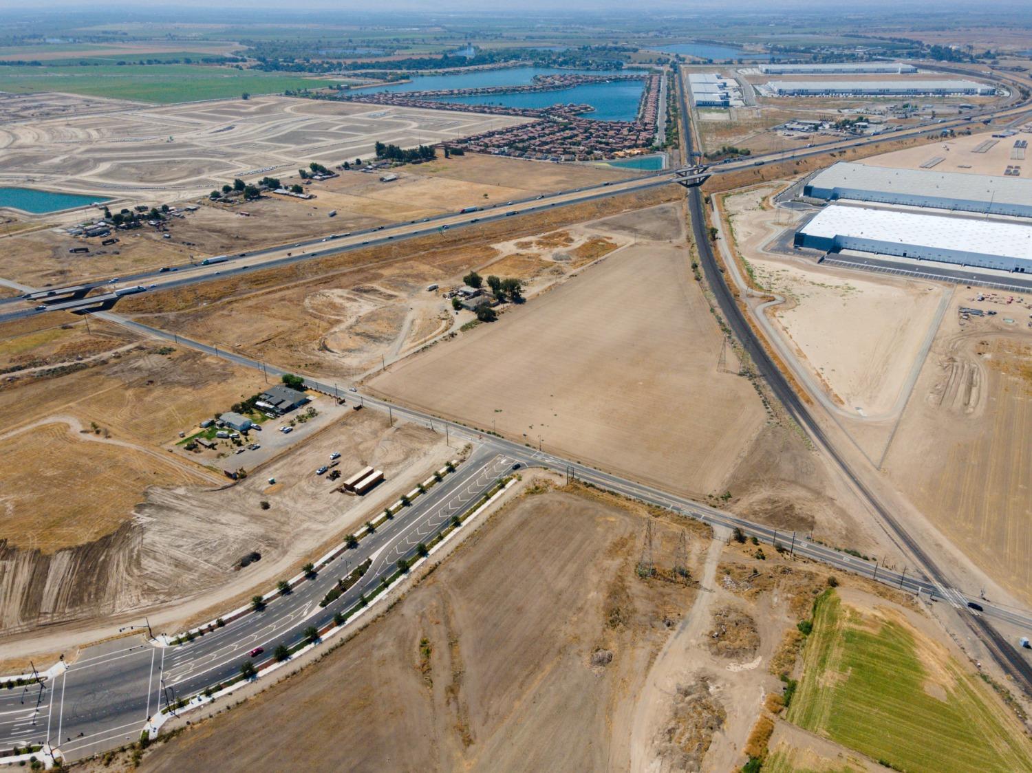 Mckinley Avenue, Manteca, California image 11