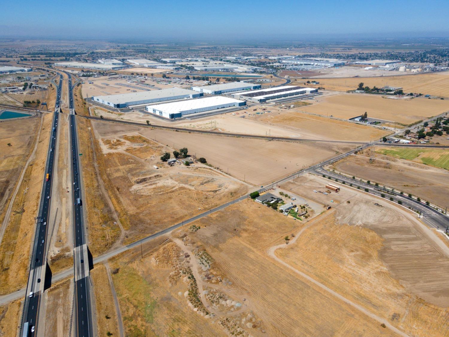Mckinley Avenue, Manteca, California image 13