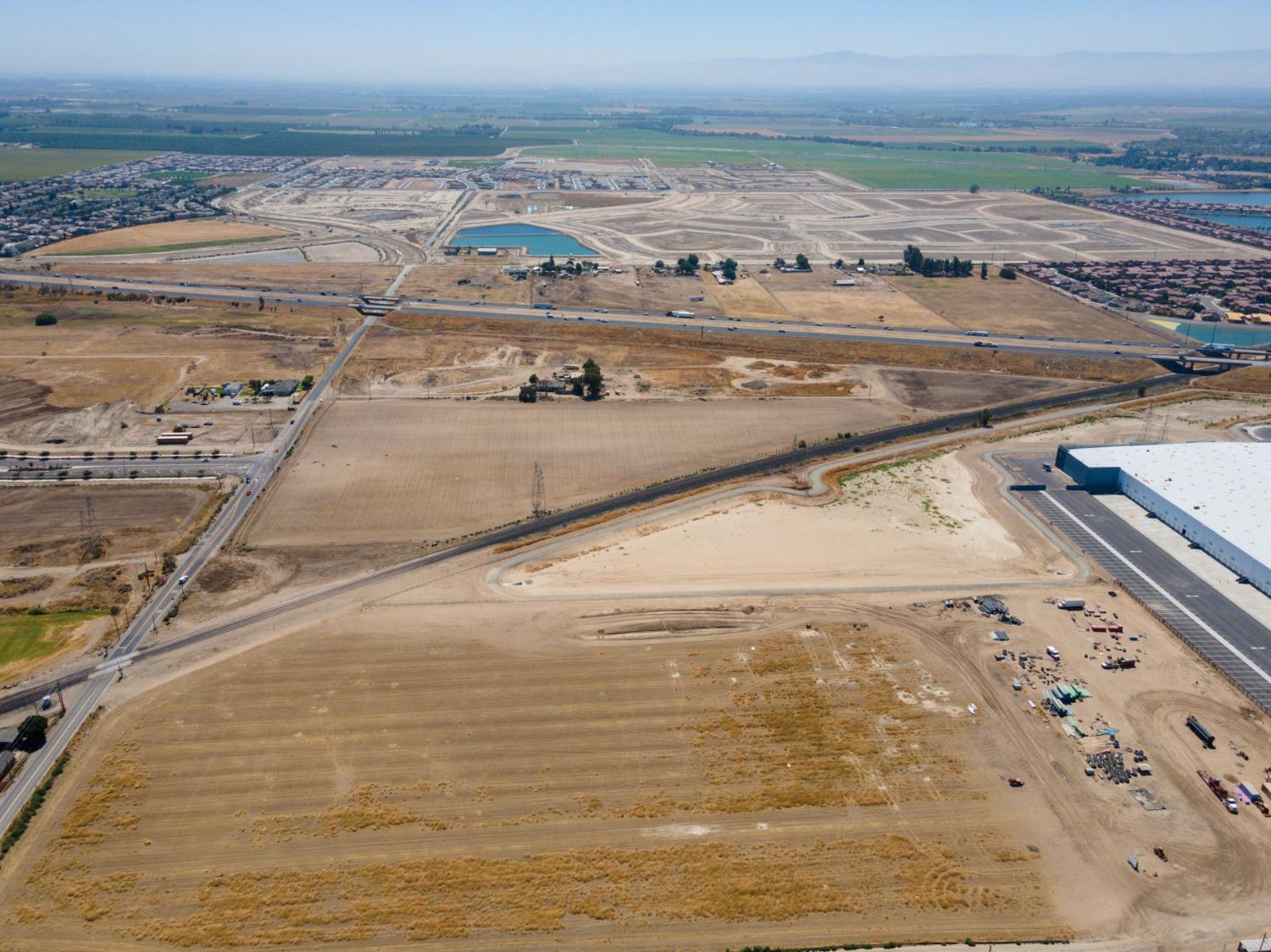 Mckinley Avenue, Manteca, California image 9