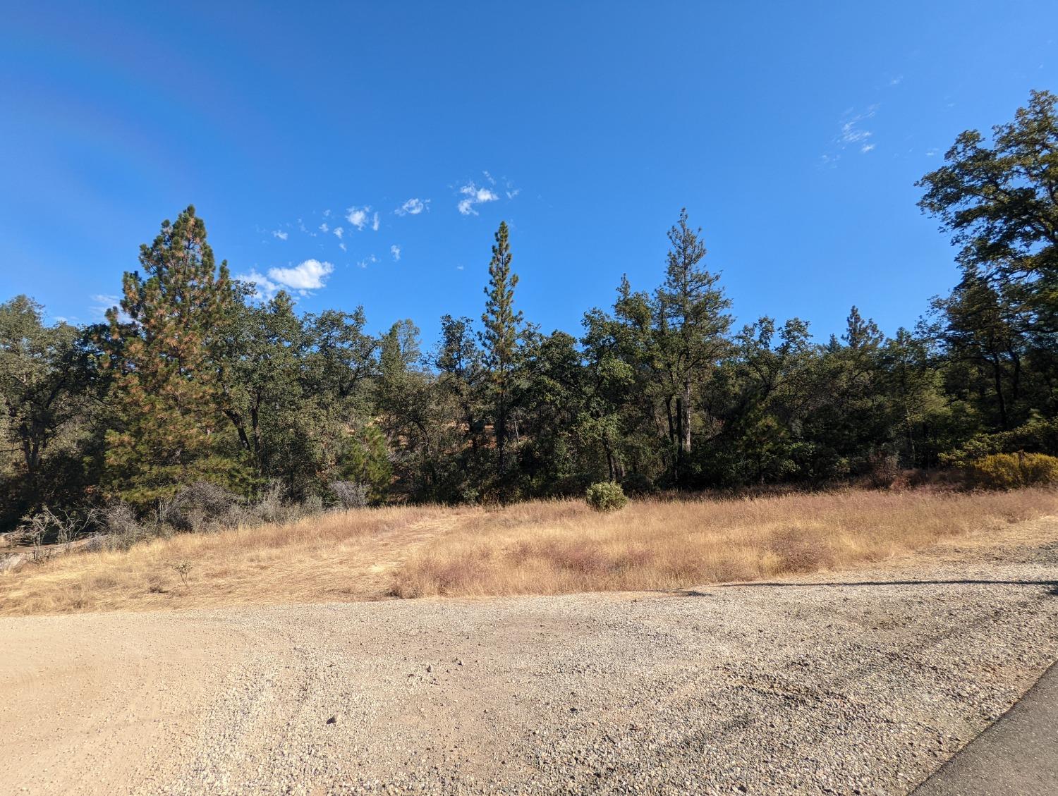 Photo of 15068 Pine Rock Ln in Grass Valley, CA