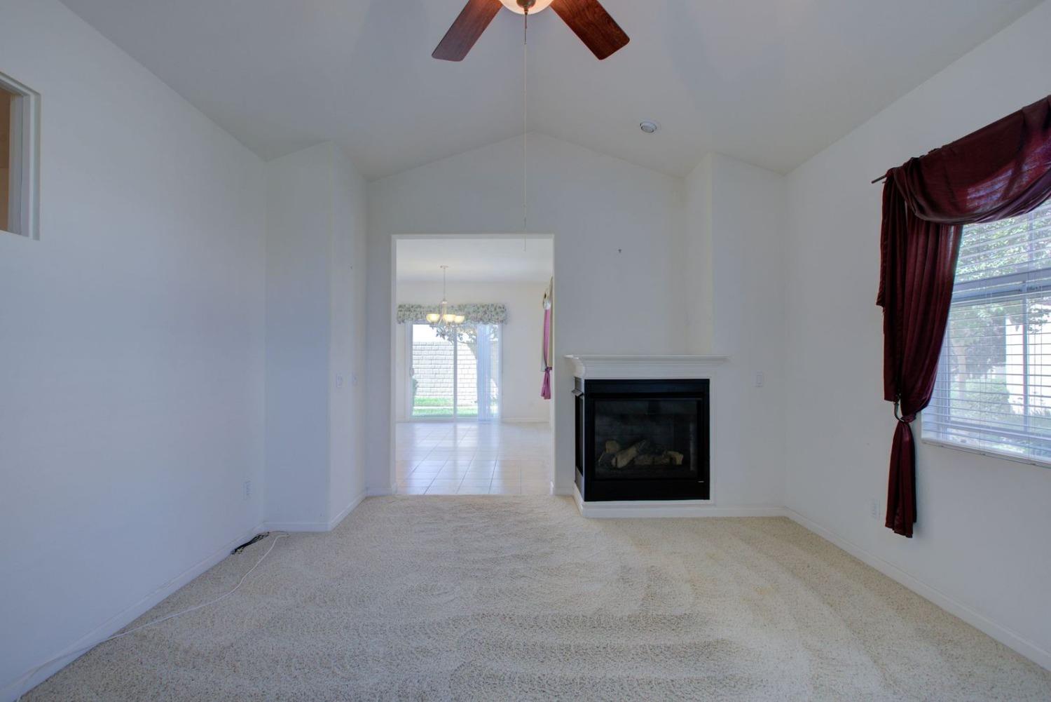 Detail Gallery Image 15 of 57 For 609 Betten St, Los Banos,  CA 93635 - 2 Beds | 2 Baths