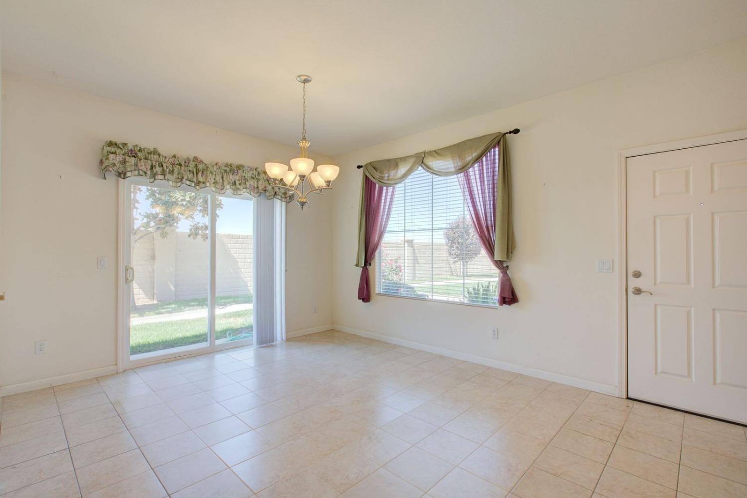 Detail Gallery Image 6 of 57 For 609 Betten St, Los Banos,  CA 93635 - 2 Beds | 2 Baths