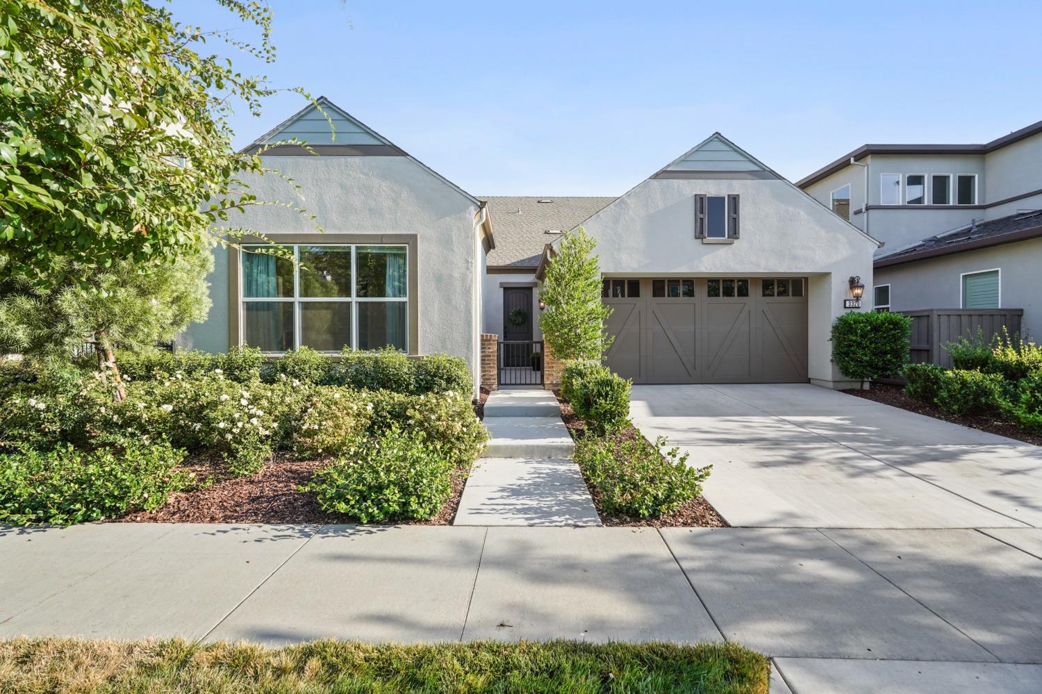 Detail Gallery Image 1 of 1 For 3320 Forney Way, Sacramento,  CA 95816 - 3 Beds | 2/1 Baths