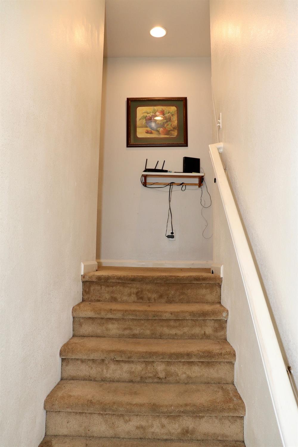 Detail Gallery Image 8 of 13 For 427 Azalea Ct, Merced,  CA 95341 - 3 Beds | 2/1 Baths