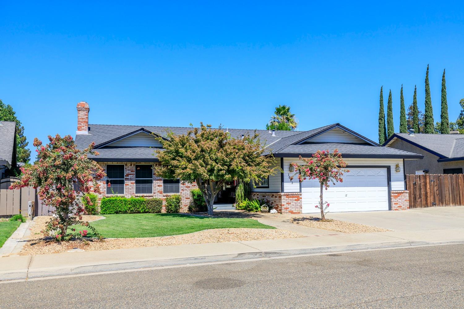 Detail Gallery Image 1 of 1 For 1023 Hartwick Ave, Turlock,  CA 95382 - 3 Beds | 2 Baths