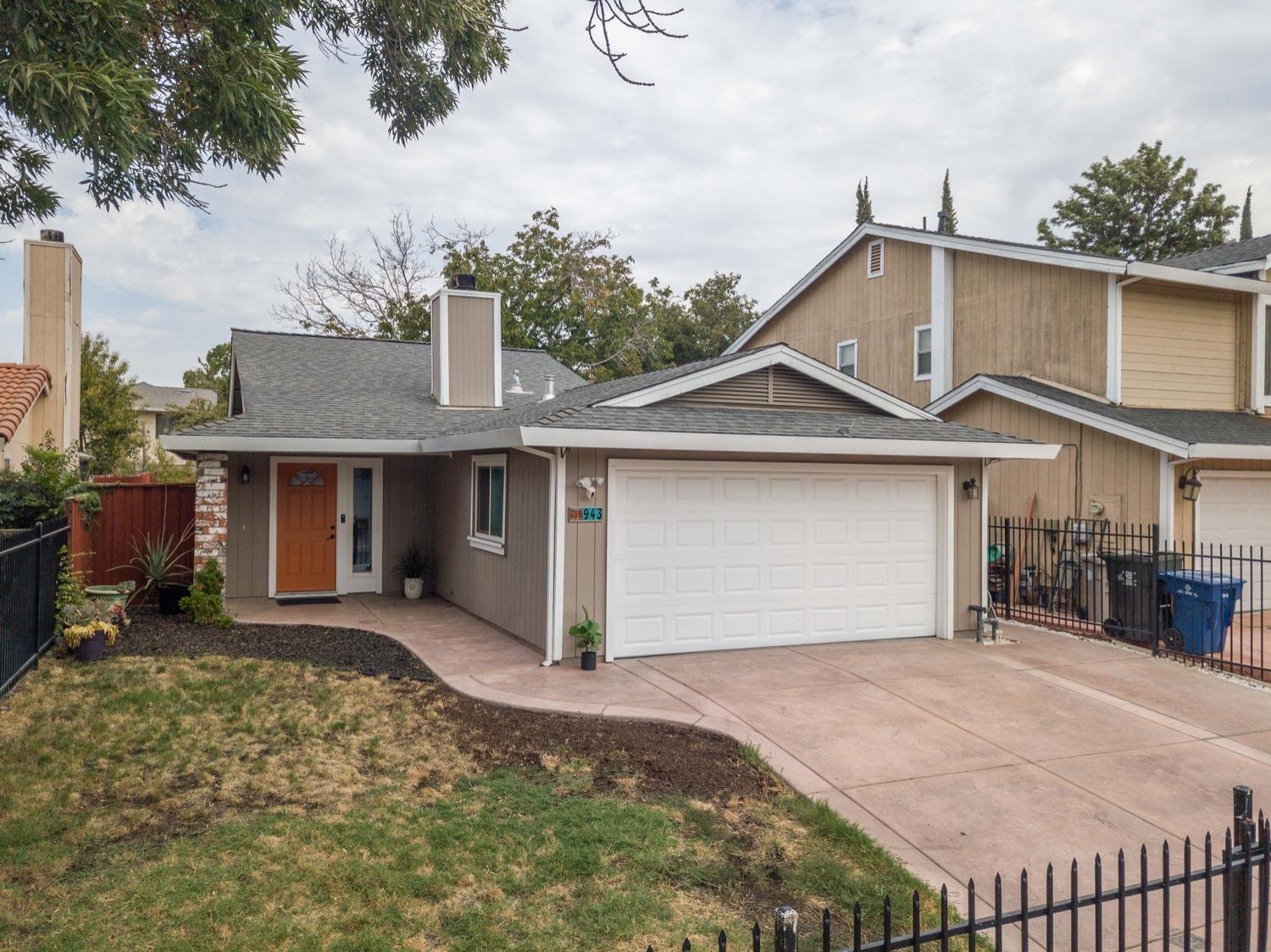 ARE YOU KIDDING ME? Beautifully updated and in move-in condition. This magnificent 3bd/2ba home feat