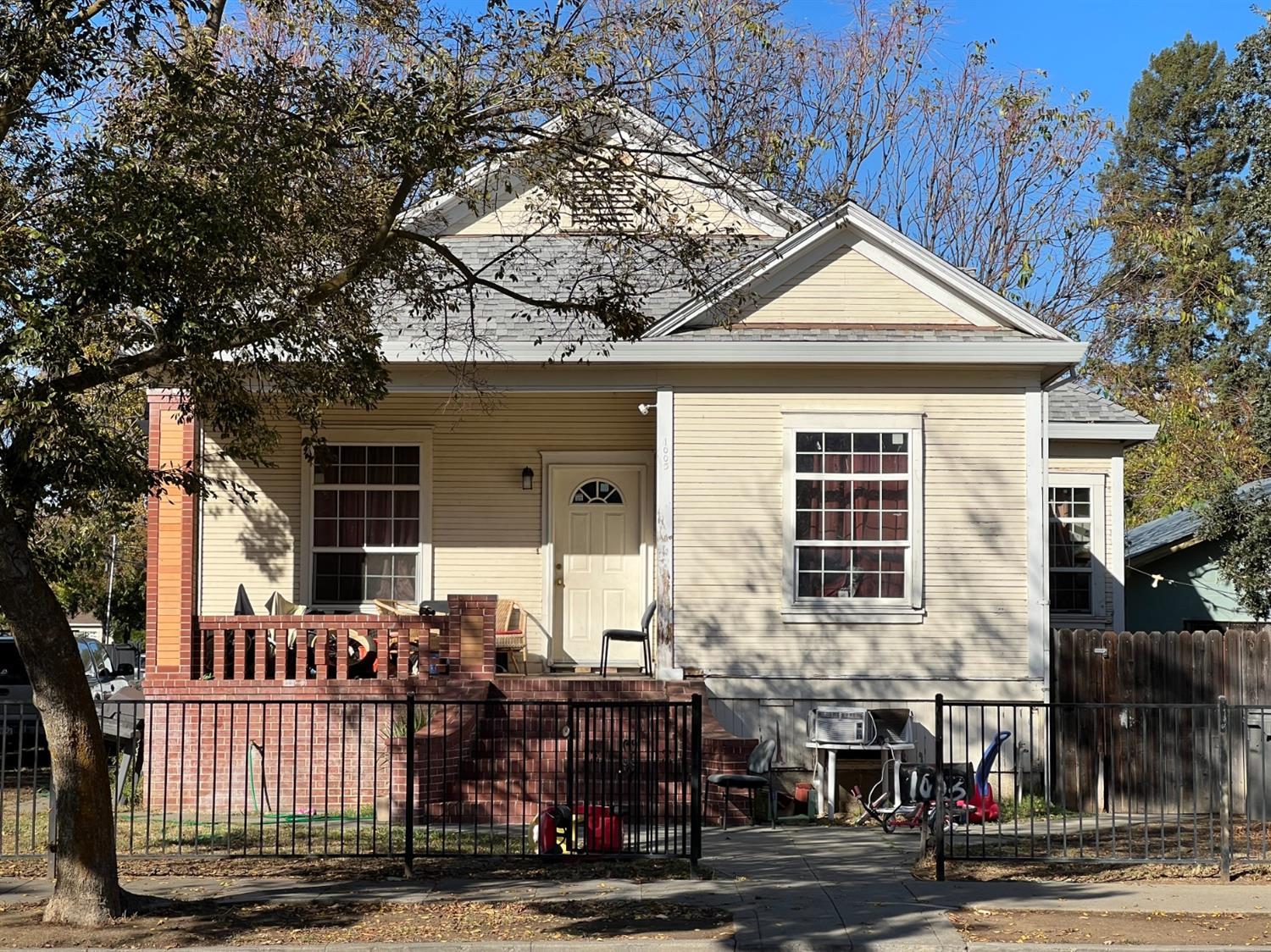 Photo of 1003 North St in Woodland, CA