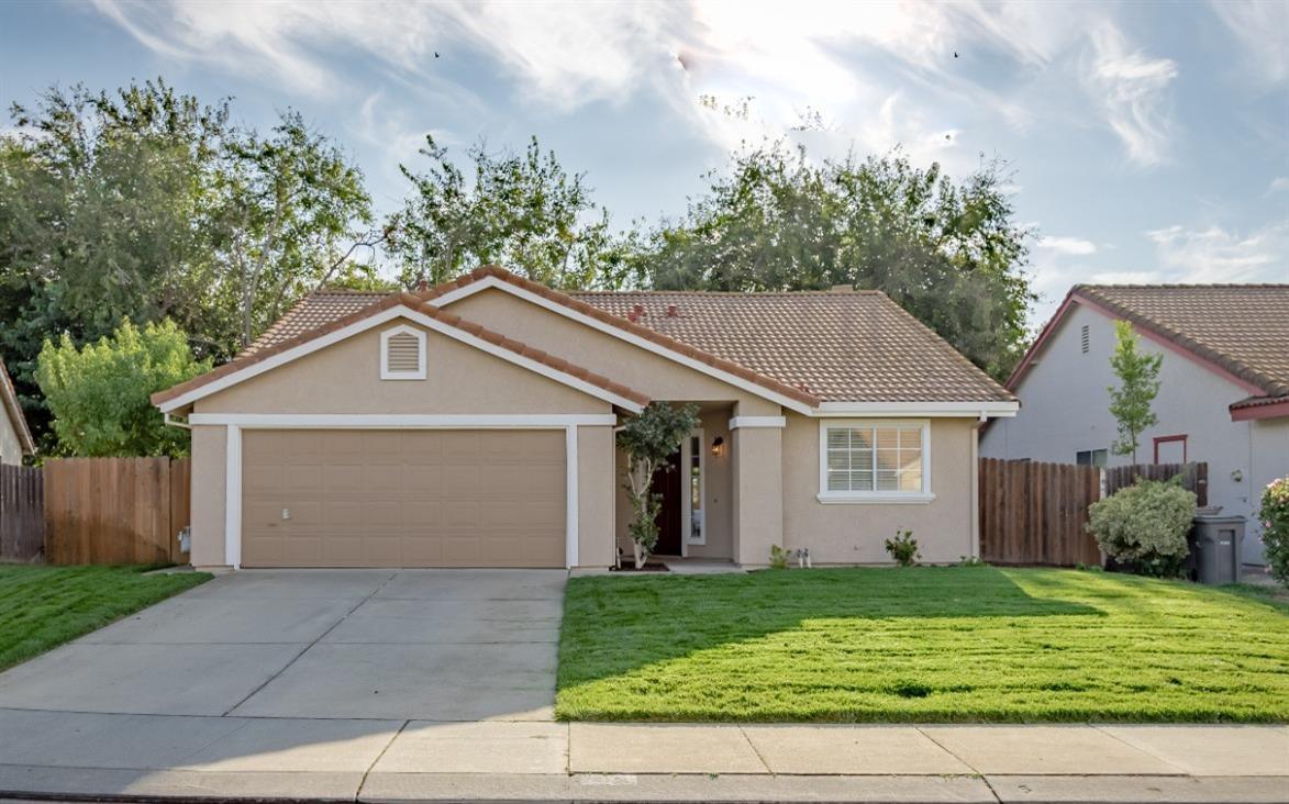 Detail Gallery Image 1 of 1 For 1373 Somerset Dr, West Sacramento,  CA 95605 - 3 Beds | 2 Baths