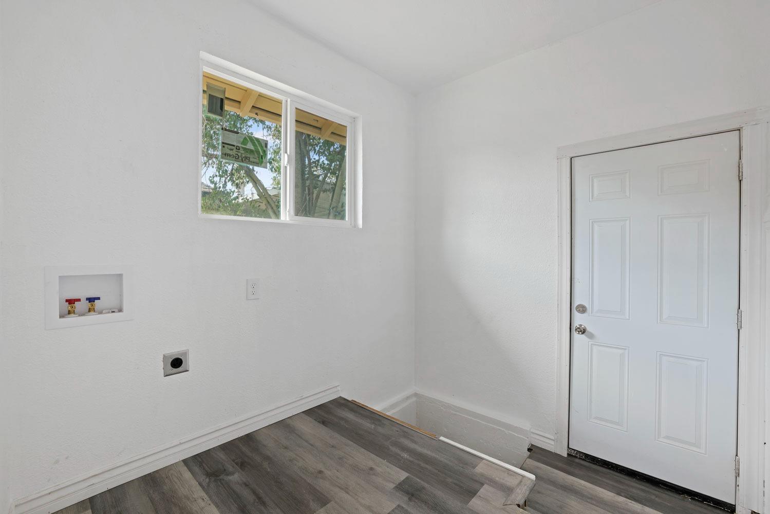 Detail Gallery Image 13 of 29 For 941 S Garden Ave, Stockton,  CA 95205 - 2 Beds | 2 Baths