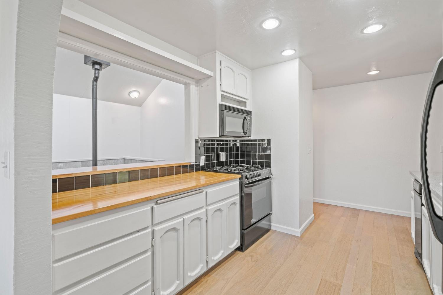 Photo #6: 222120753 Listing 