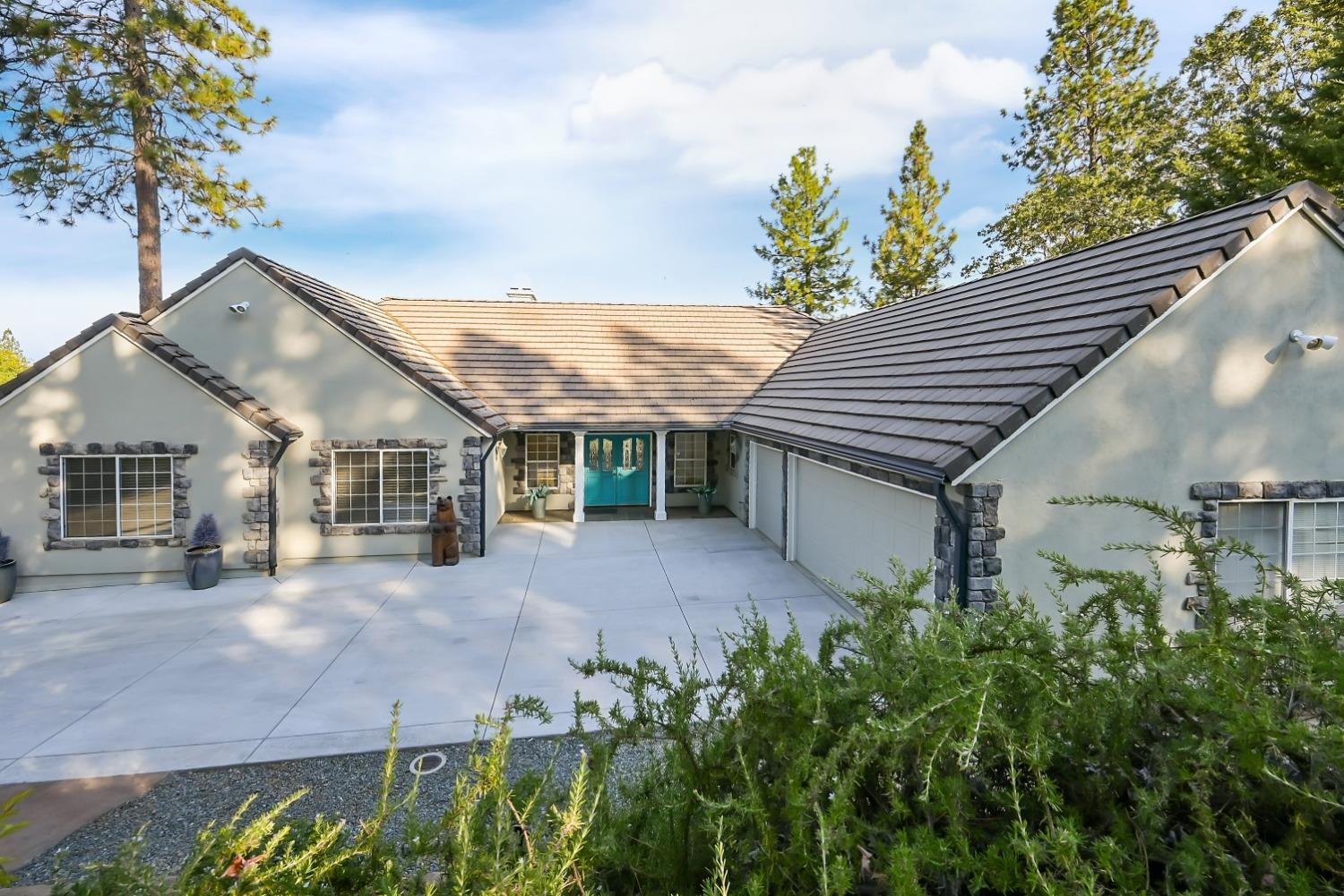 Photo of 18496 Hummingbird Dr in Penn Valley, CA