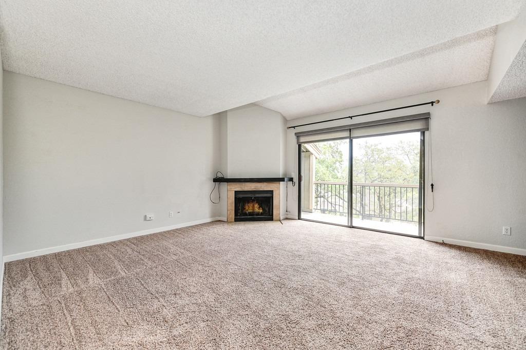 More Details about MLS # 222123361 : 13021 LINCOLN WAY #84