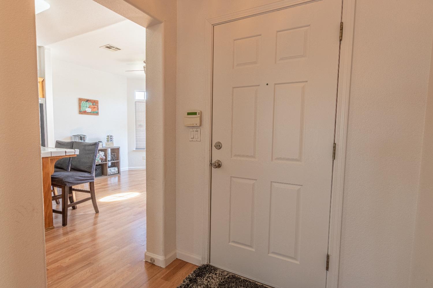 Detail Gallery Image 4 of 30 For 9236 Bridalveil Cir, Stockton,  CA 95212 - 3 Beds | 2 Baths